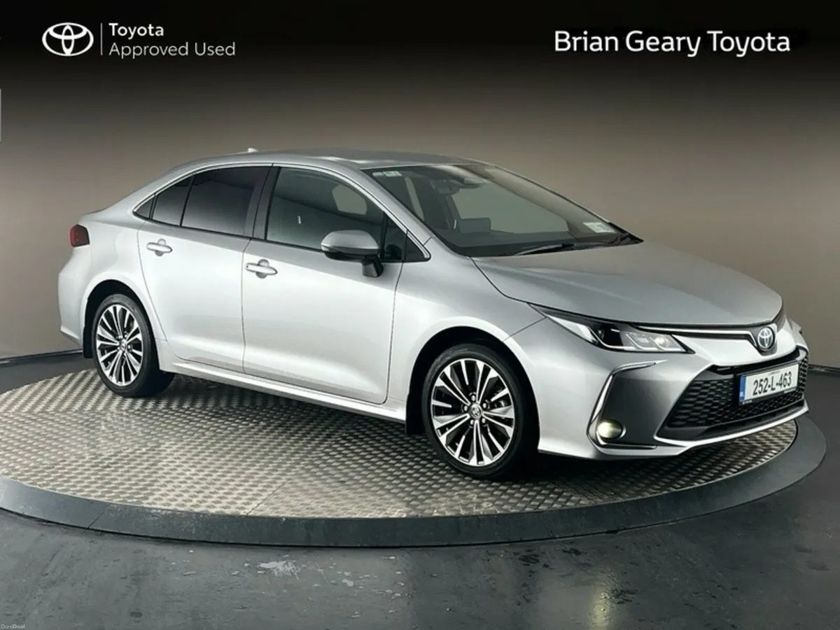 Toyota Corolla HYBRID LUNA SPORT SALOON - Image 1