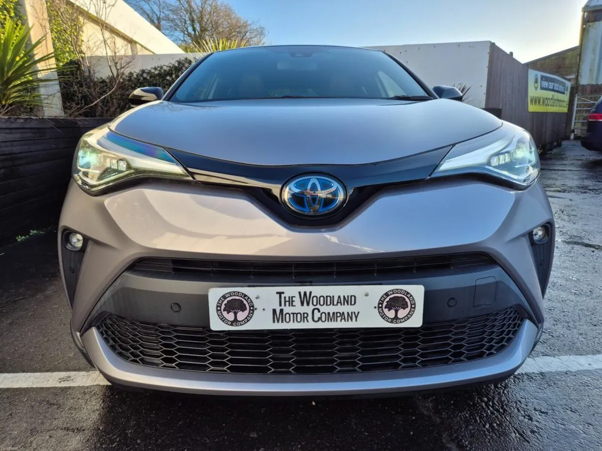Toyota C-HR 1.8 HYBRID / SOL G-PACK / LOW MILEAGE - Image 4