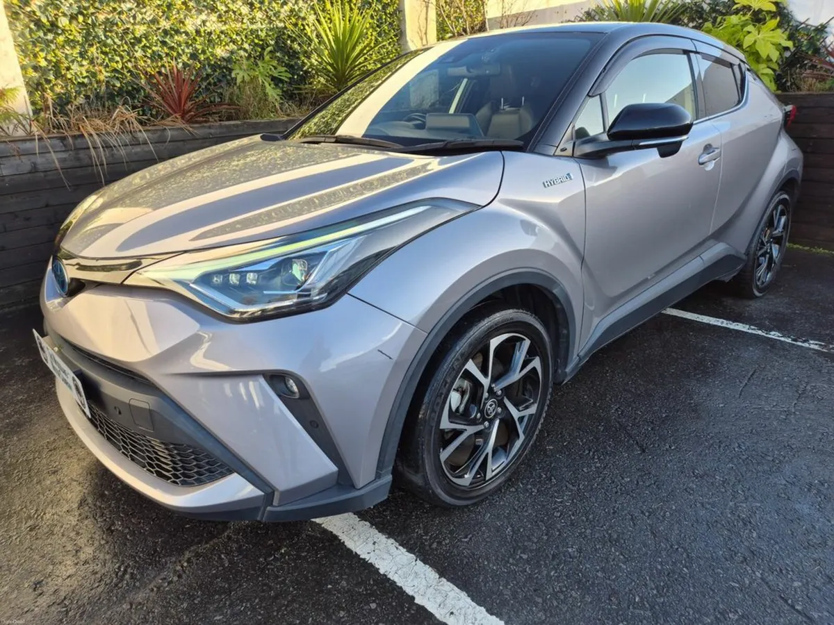 Toyota C-HR 1.8 HYBRID / SOL G-PACK / LOW MILEAGE - Image 3
