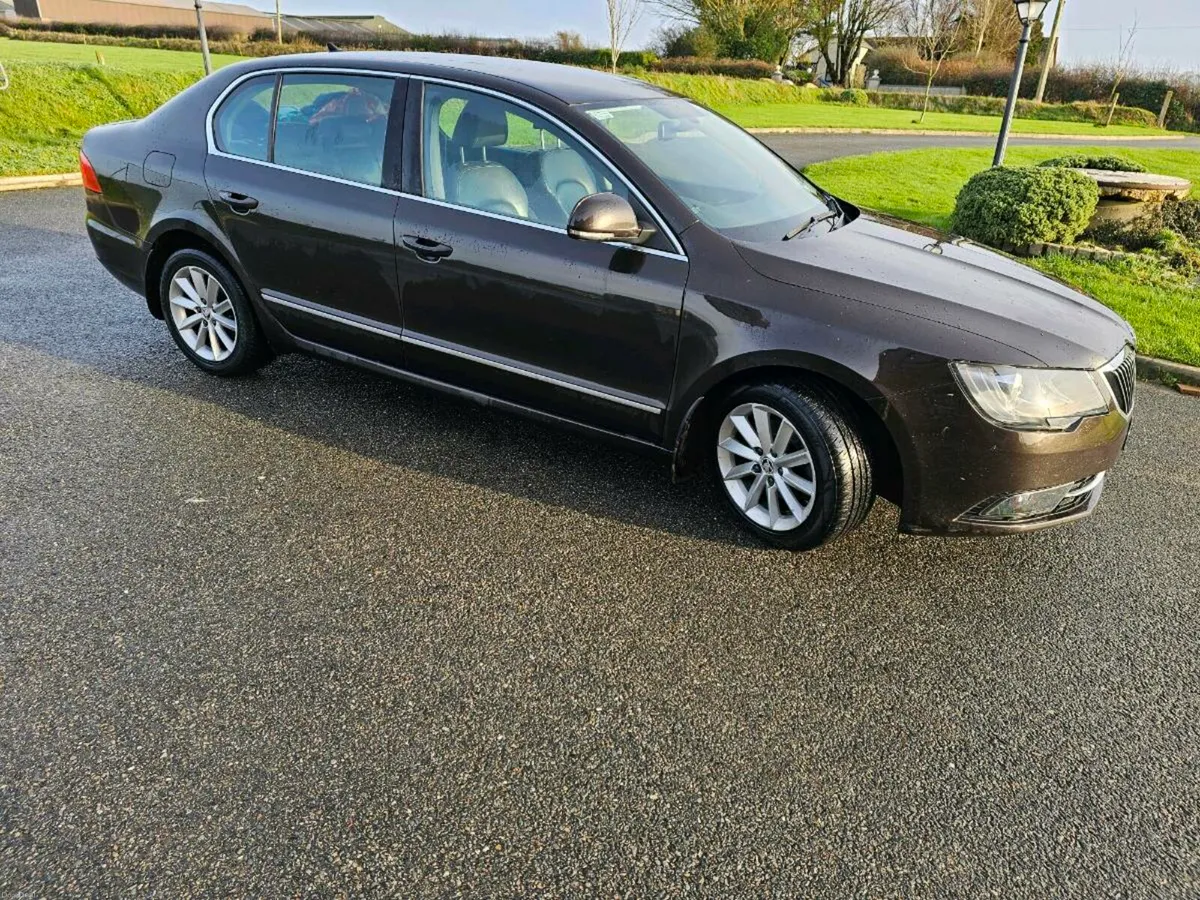 Car - Image 5