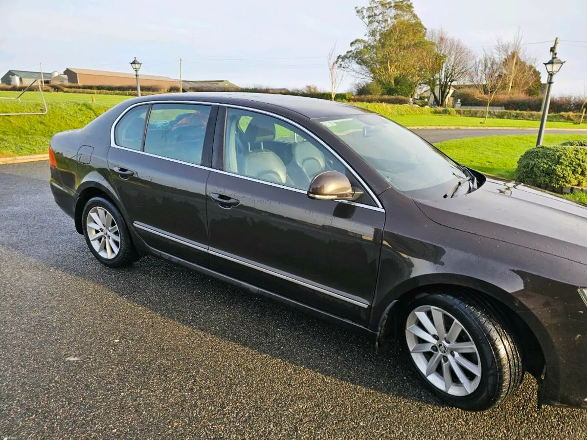 Car - Image 6