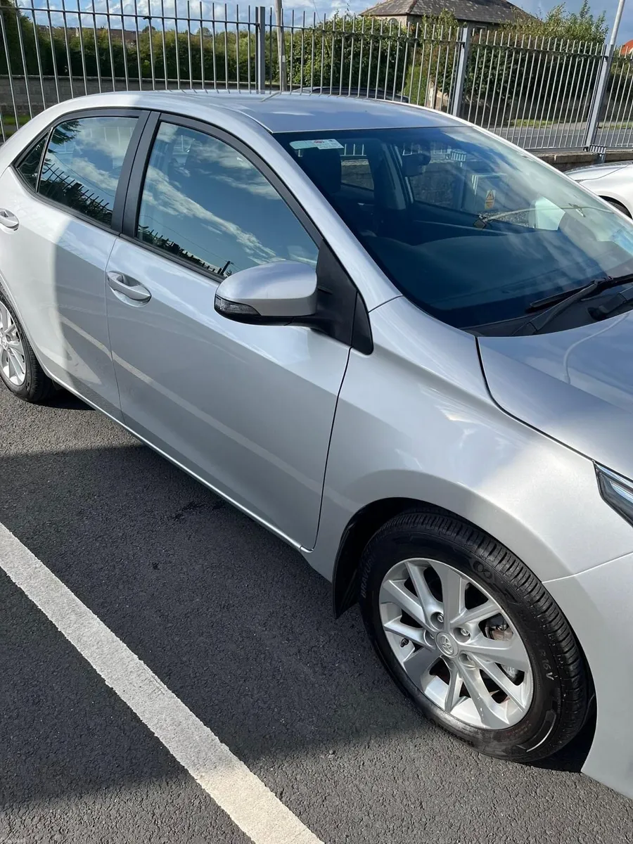 Toyota Corolla - Image 2