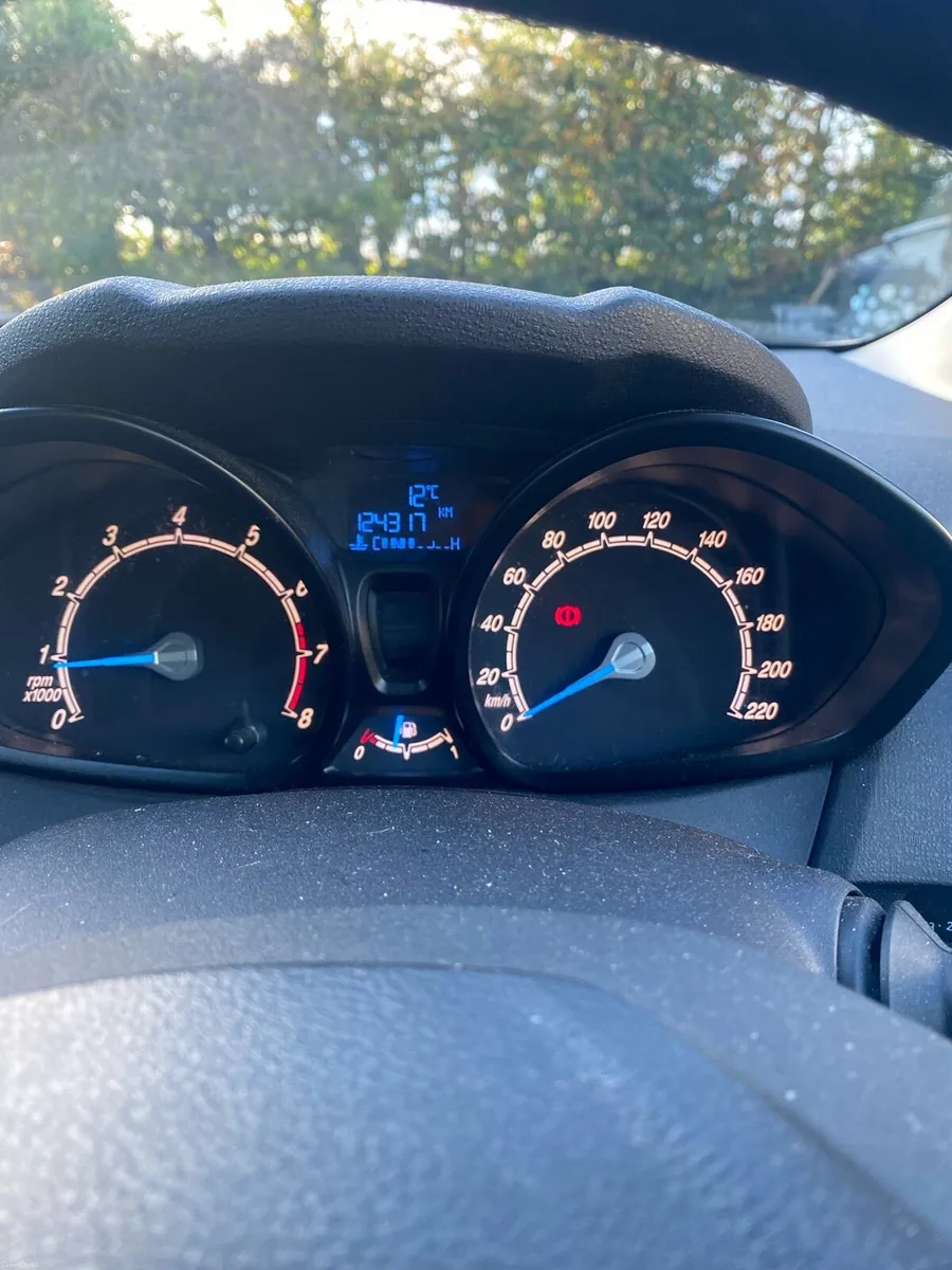 Ford fiesta - Image 2