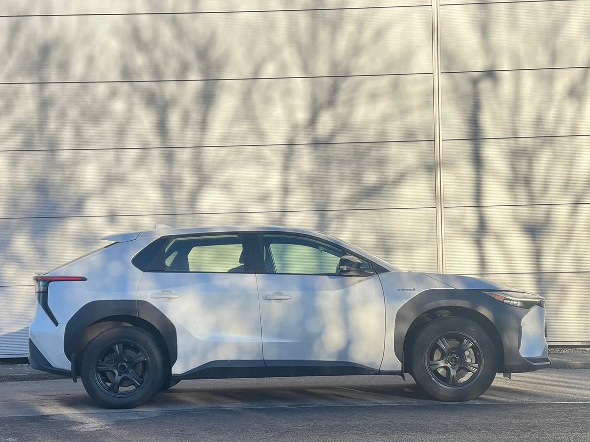 Toyota Bz4x - Image 2