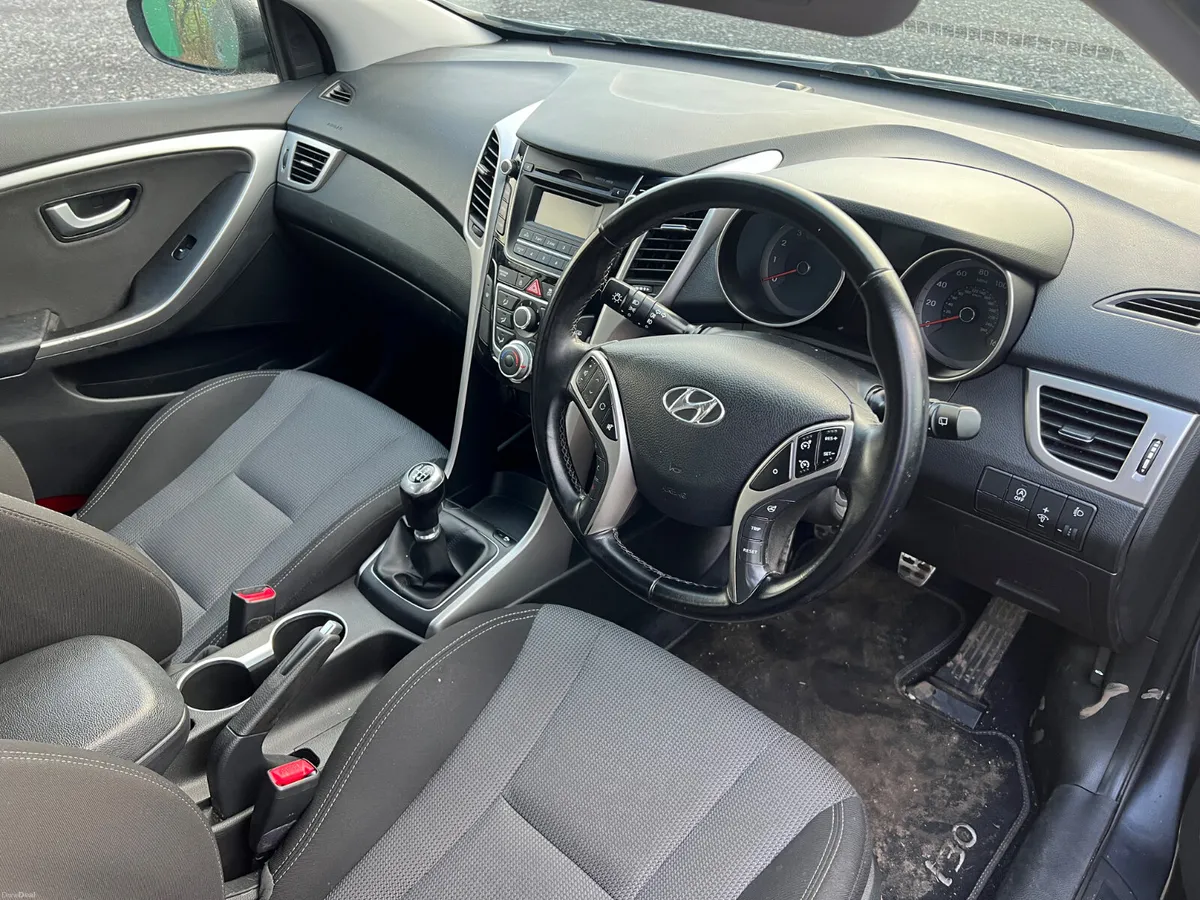2016 (162) Hyundai I30 SE BlueDrive 1.4 Petrol - Image 3