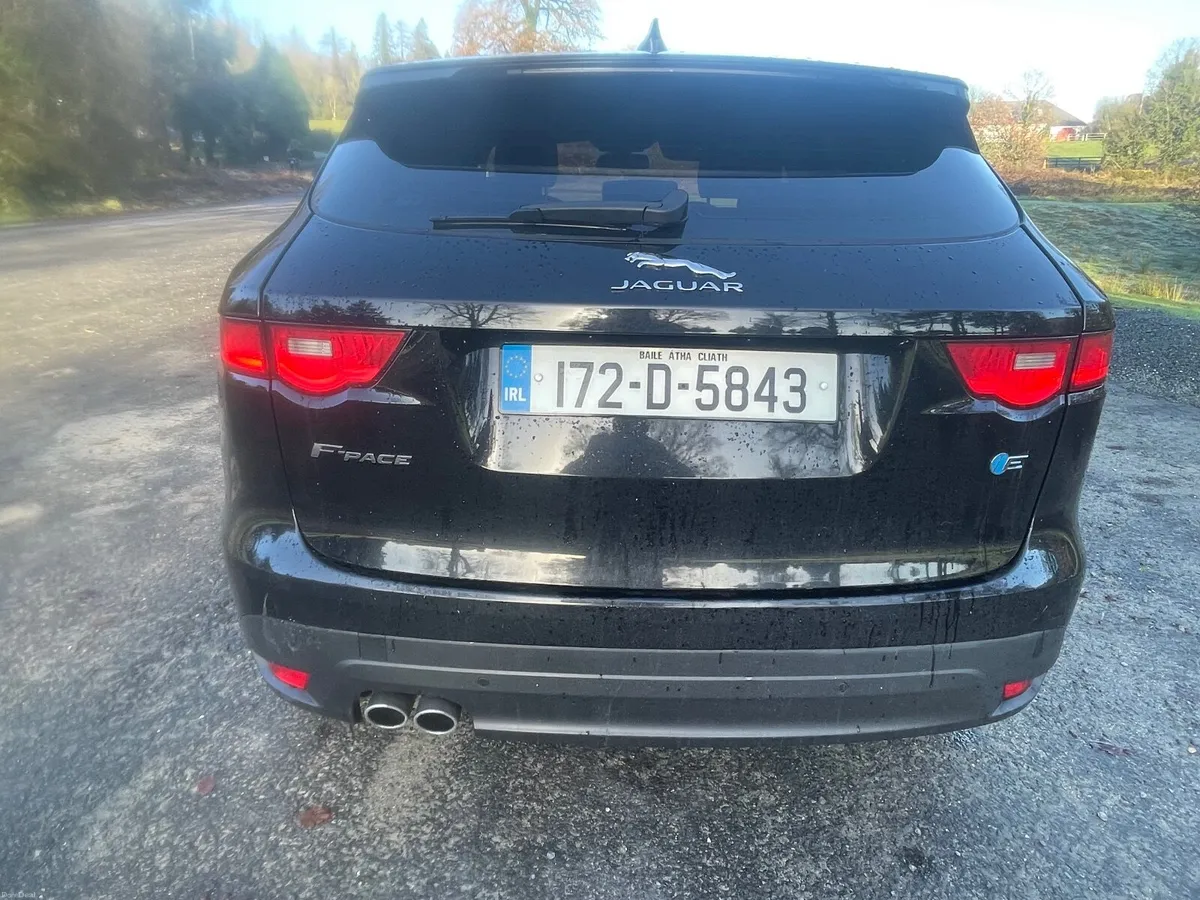 Jaguar F-Pace 2.0D RWD - Image 4