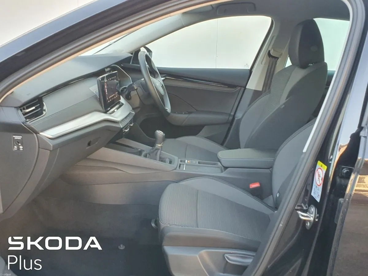 Skoda Octavia Selection 2.0TDI 115HP "Frank Hogan - Image 4