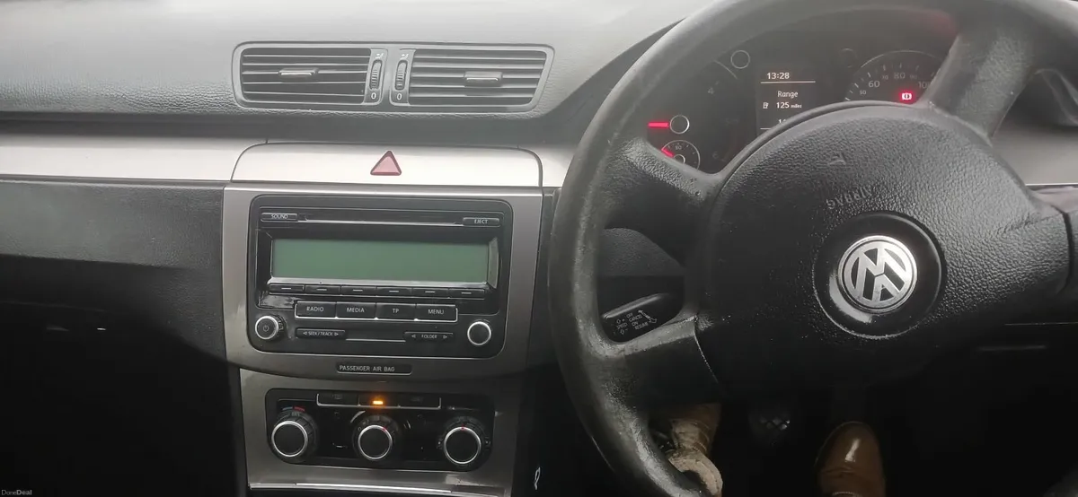 Volkswagen Passat 2010 - Image 1