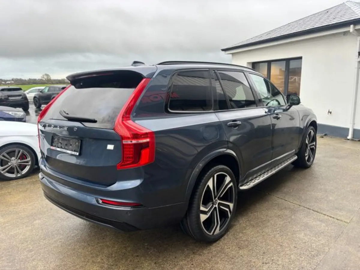 Volvo XC90 RECHARGE T8 R-DESIGN PRO AWD - Image 4