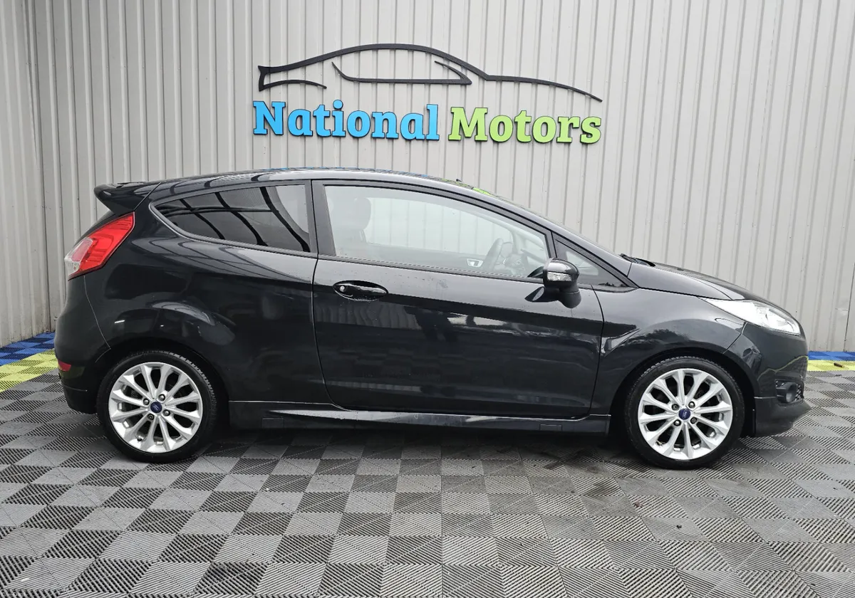 2014 Ford Fiesta 1.0 Petrol Zetec - Image 2