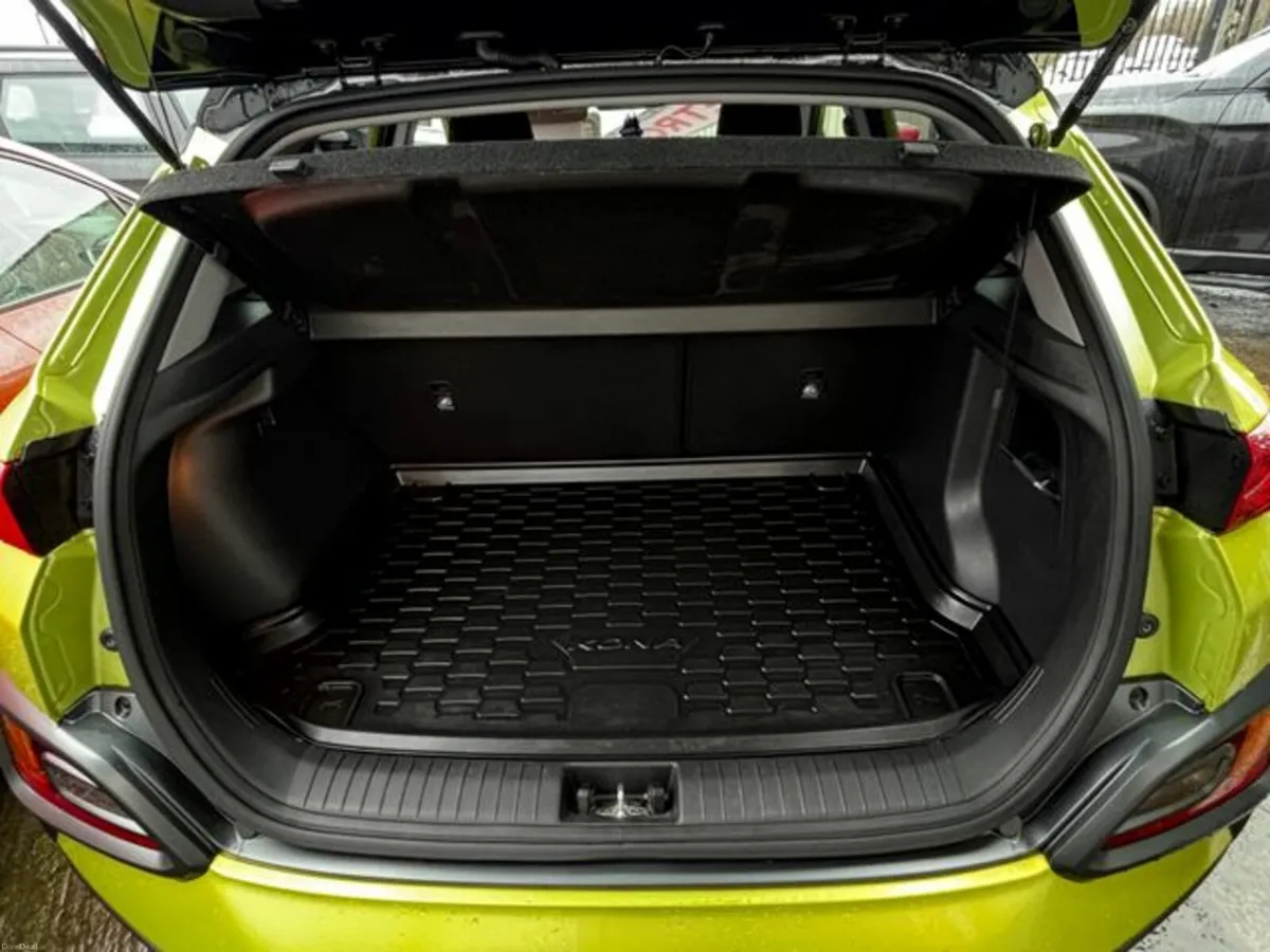 Hyundai KONA 1.0t Petrol Executive TWO Tone - Image 4