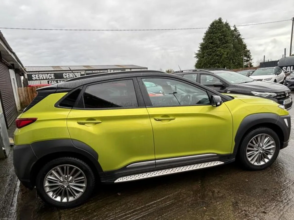 Hyundai KONA 1.0t Petrol Executive TWO Tone - Image 2