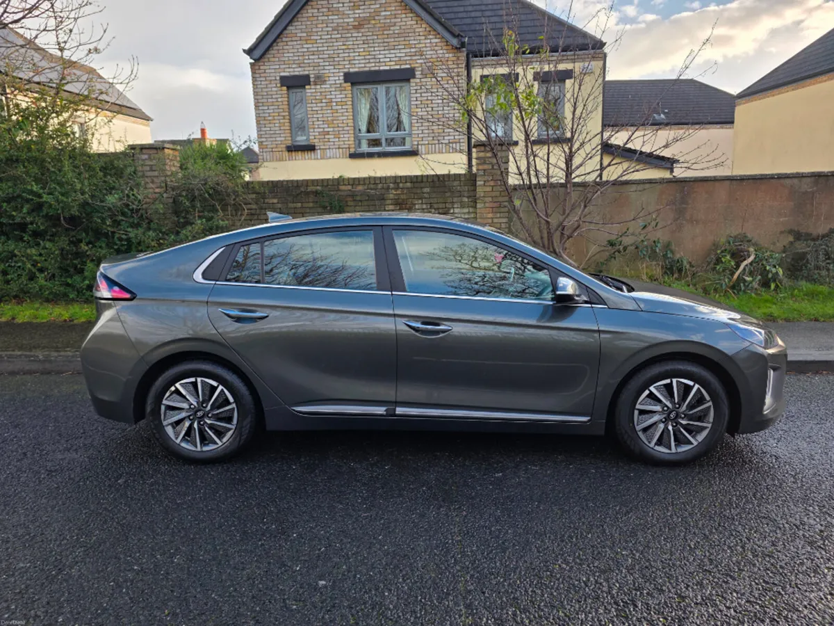 Hyundai IONIQ Premium 100kw - Image 2