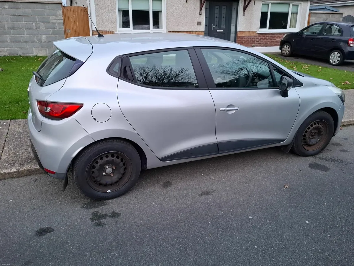 Renault Clio 2015 - Image 1