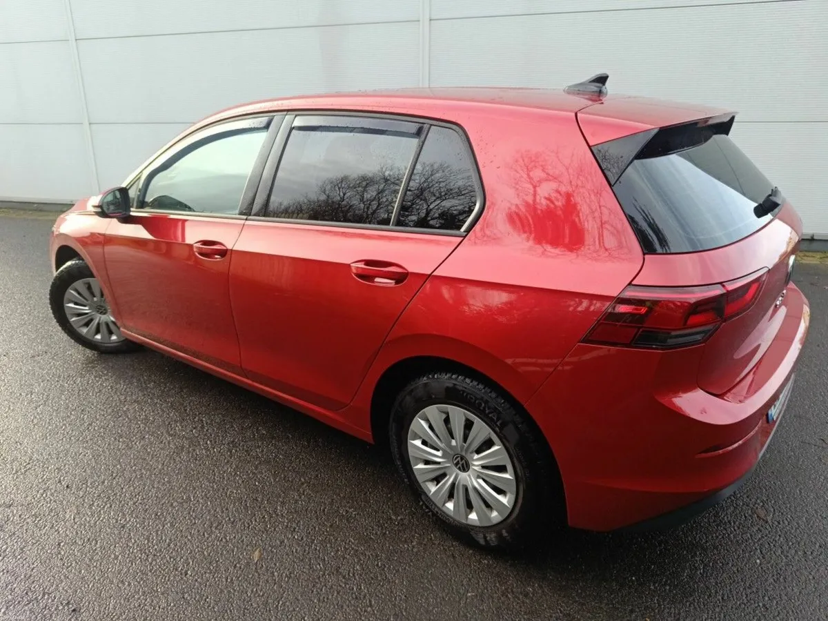 Volkswagen Golf Life 2.0 TDI 115HP M6F - Image 3