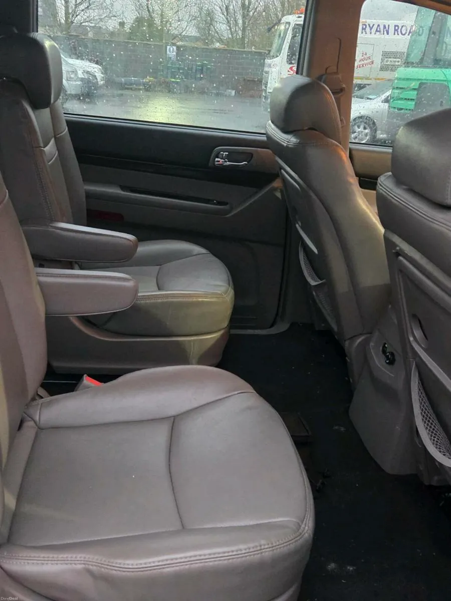 7 seater full leather low kms nct 2027 - Image 5