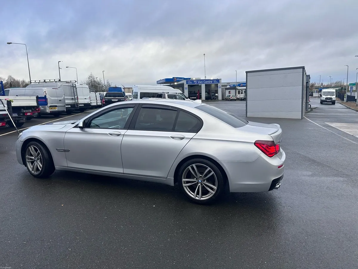 BMW 730 D M SPORT - Image 2