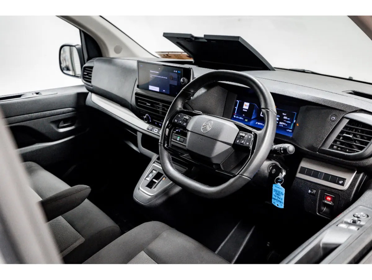 Citroen Spacetourer ë-You XL 9 Seats 75kWh Auto 13 - Image 2