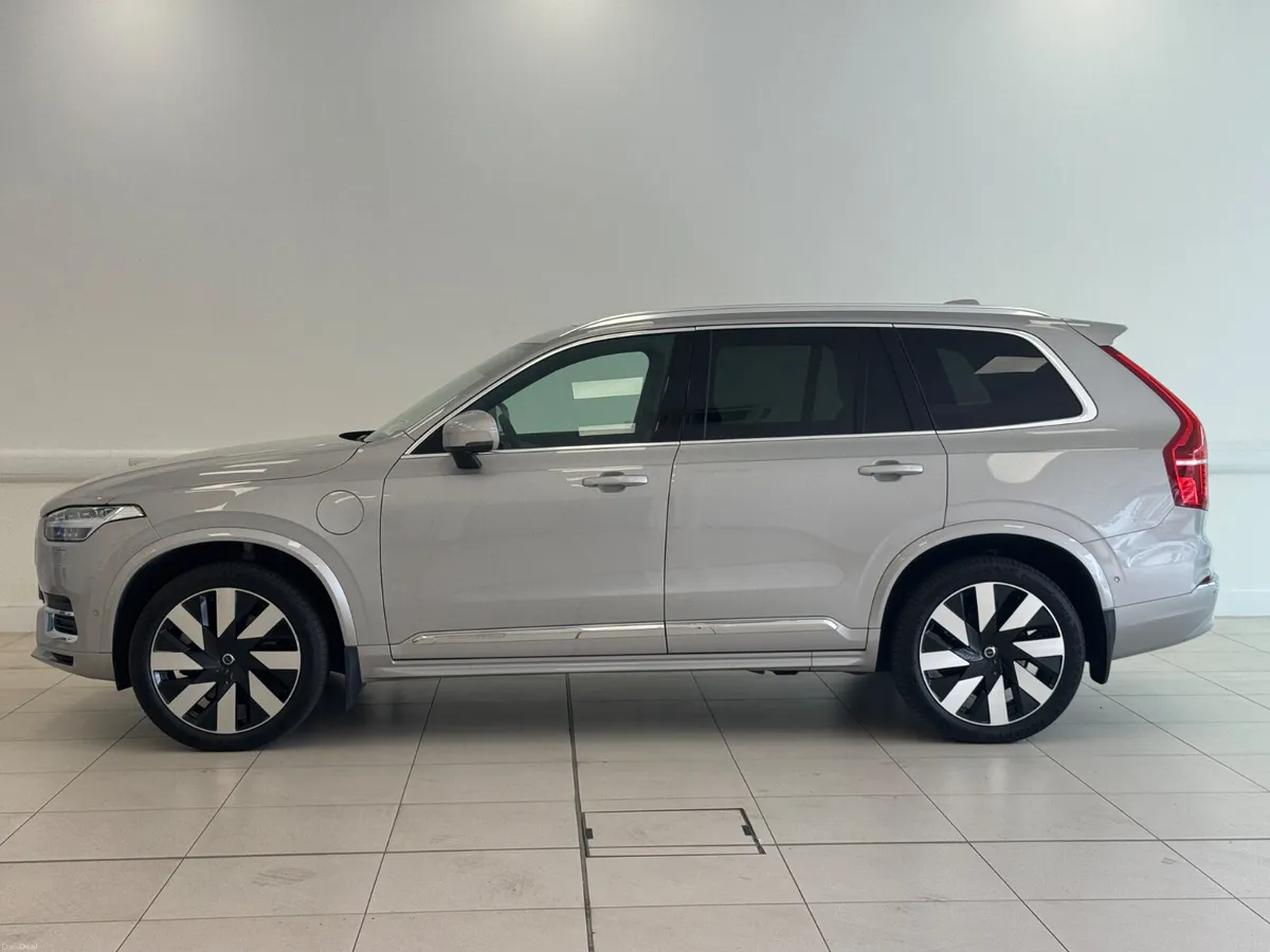 Volvo XC90 T8 Plus Bright PHEV 2024 - Image 3