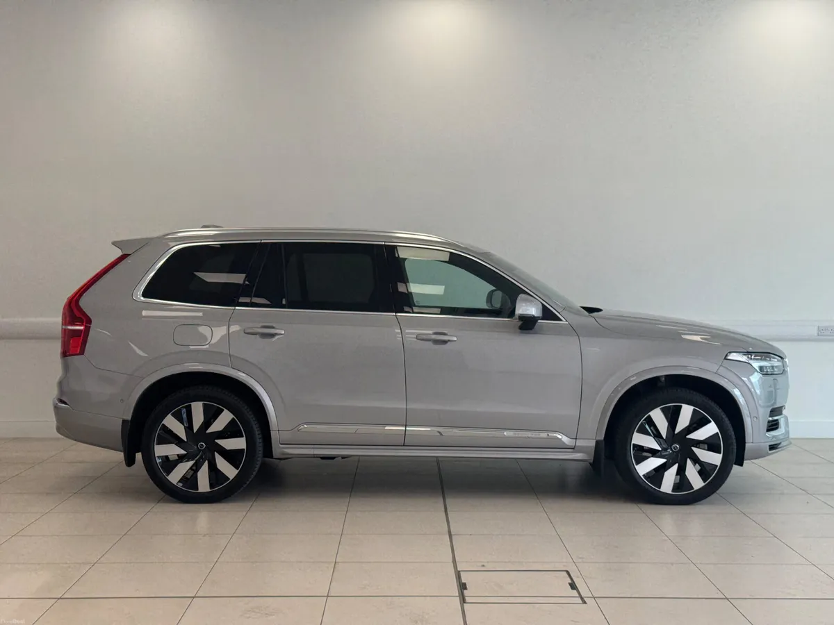 Volvo XC90 T8 Plus Bright PHEV 2024 - Image 2