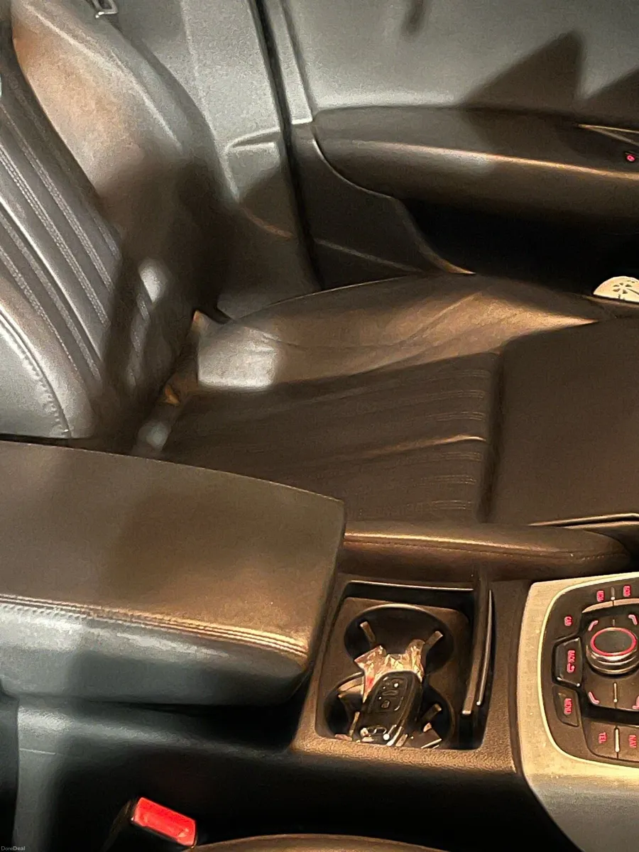 Audi A6 2011 - Image 2