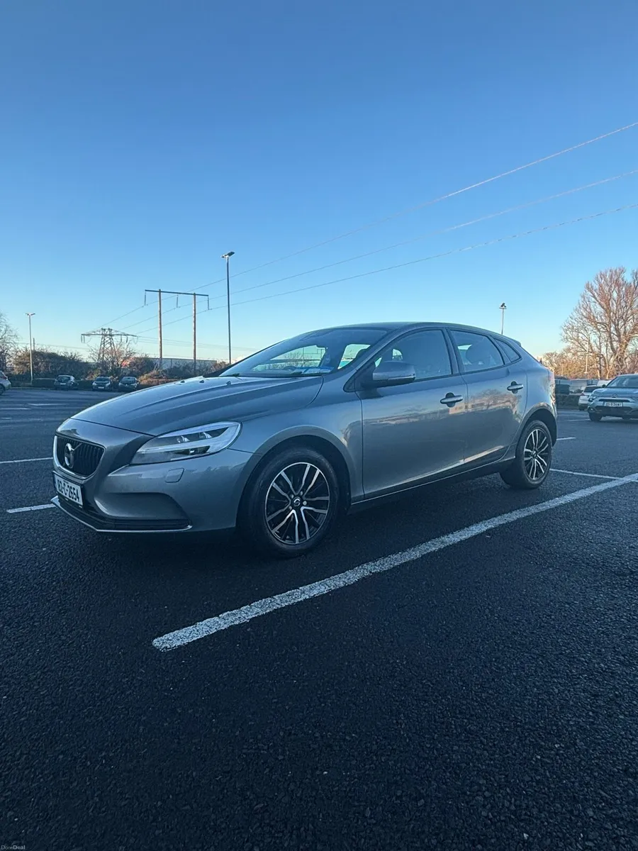 2018 Volvo V40 D2 2.0 Litre Diesel Momentum Ed - Image 1