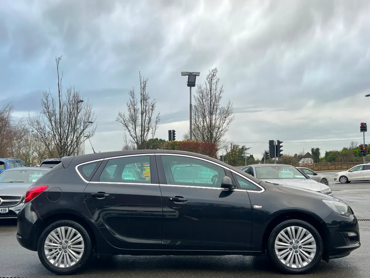 Opel Astra EXCITE 1.6CDTI 110PS ECO 5DR *HIGH SPEC - Image 4