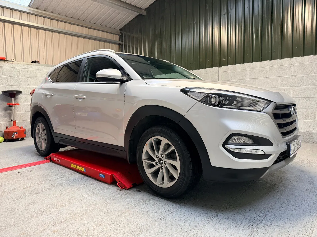 Hyundai Tucson 2017    Top Spec Executive Model ! - Image 2