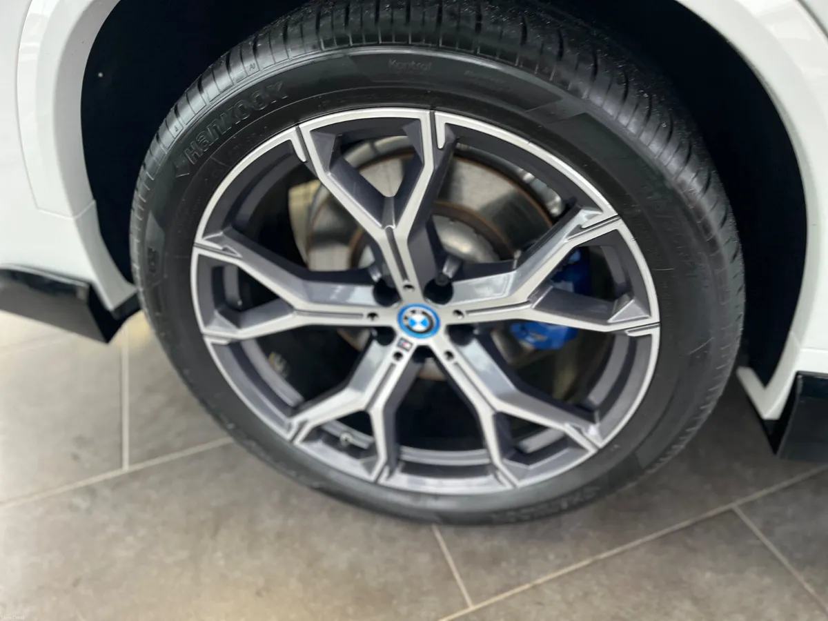 BMW X5 2022 X5  45e Hybrid M-Sport - Image 4