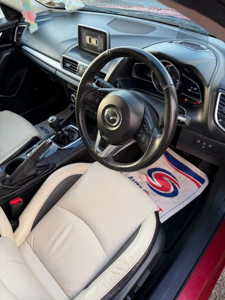 141 Mazda 3 Diesel leather - Image 6