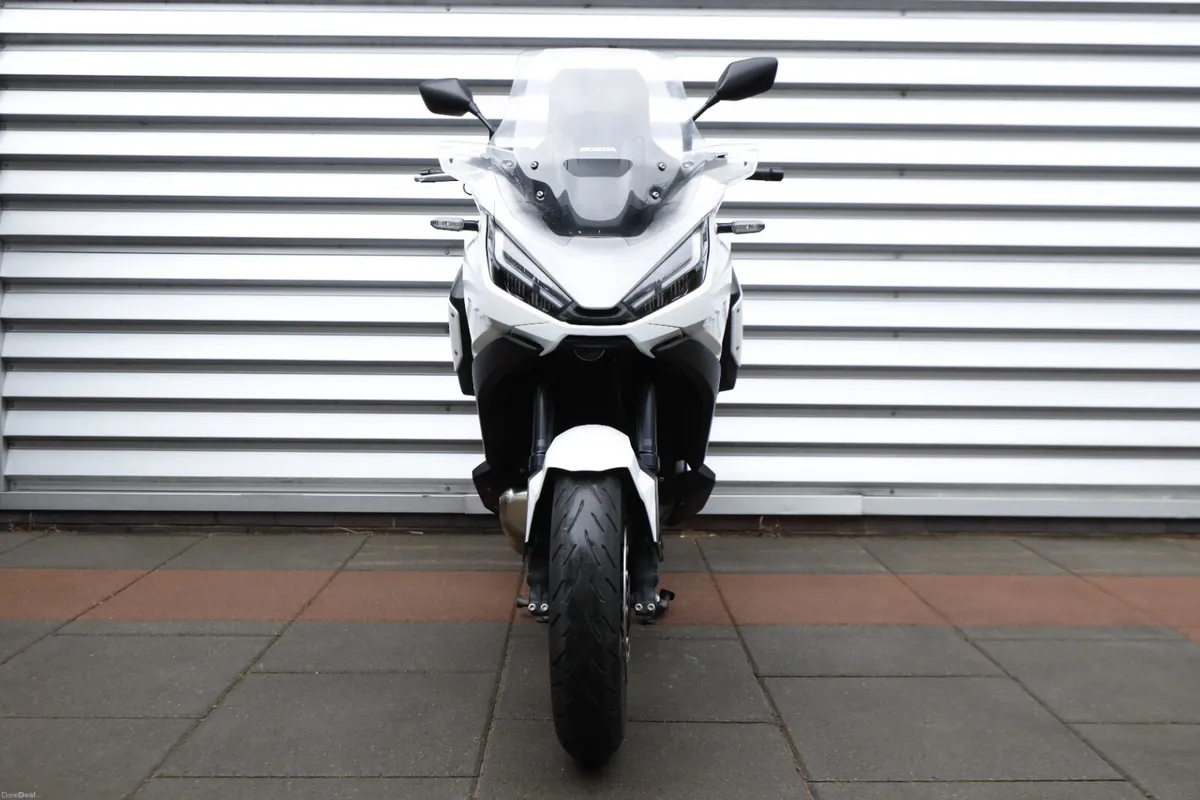 HONDA NT1100 DCT**Ex Demo** - Image 6