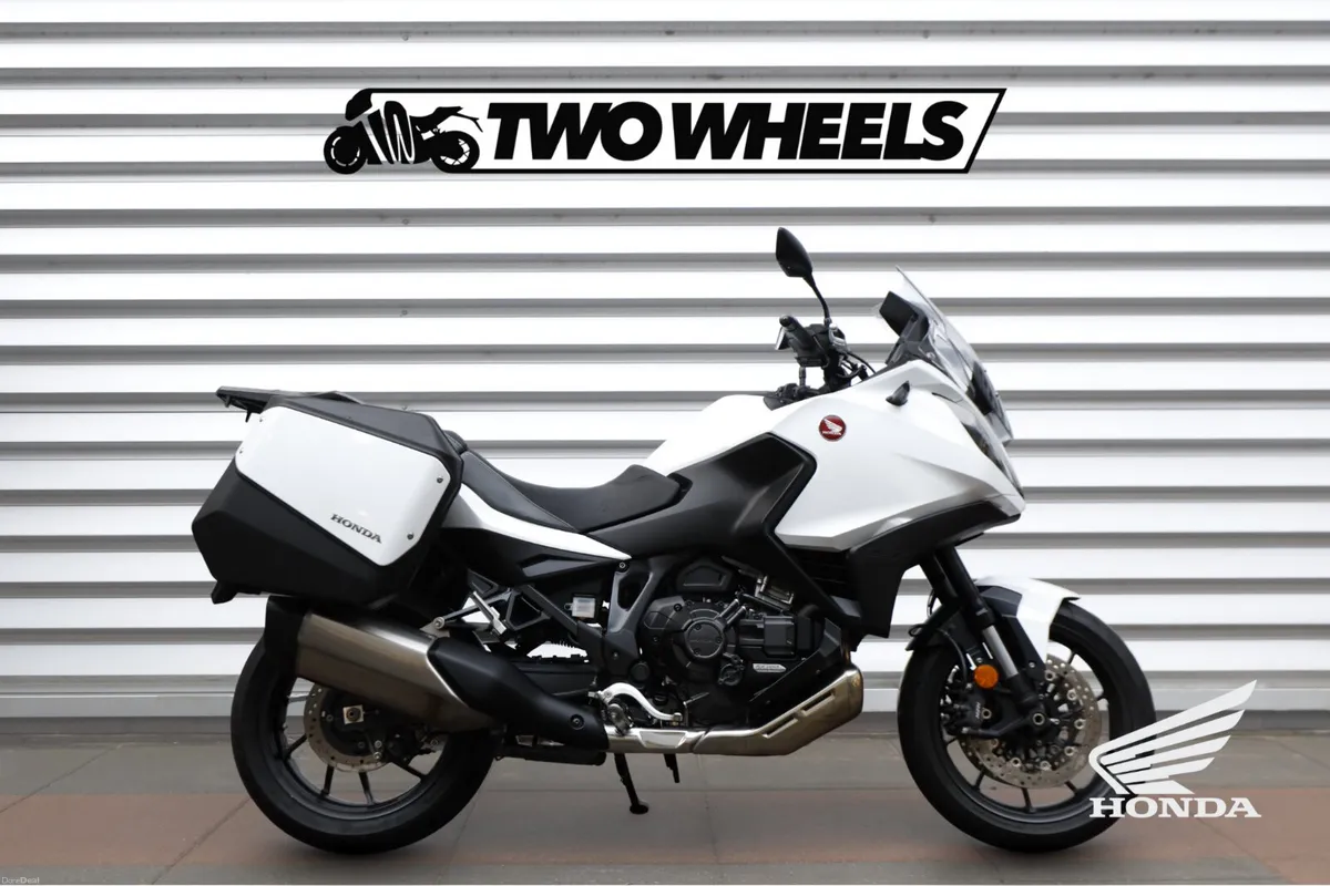 HONDA NT1100 DCT**Ex Demo** - Image 1