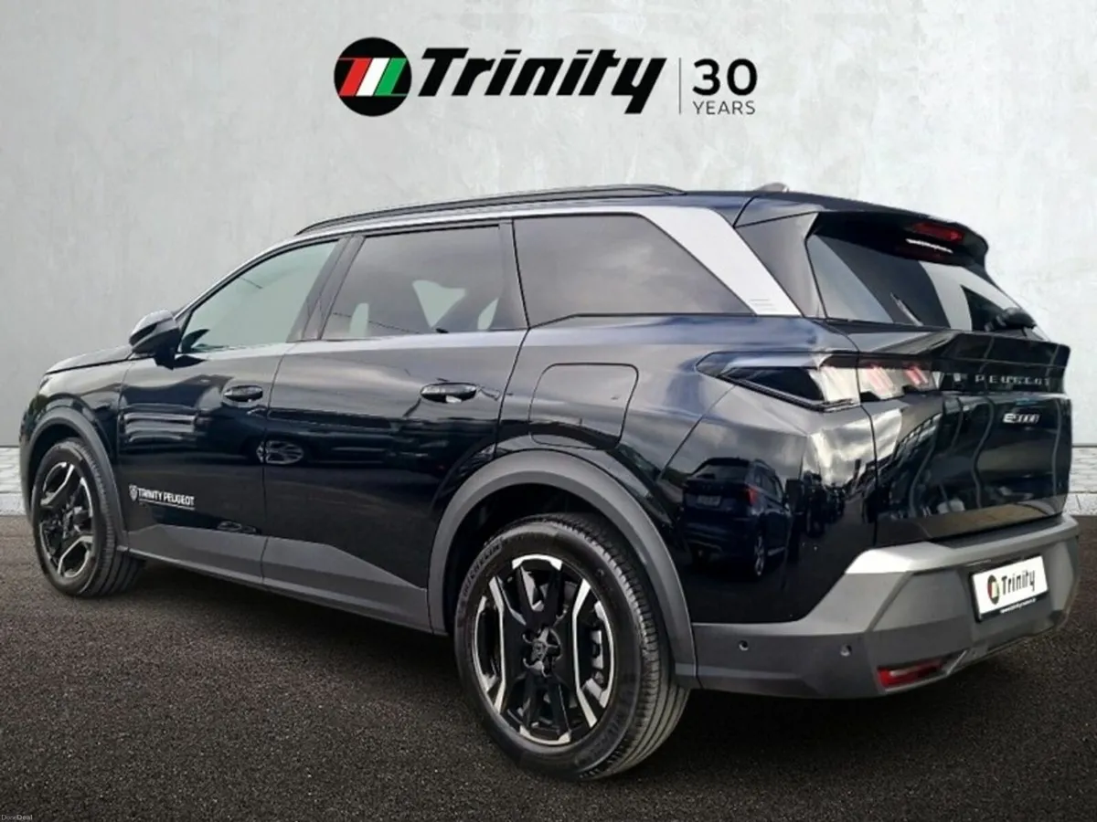 Peugeot 5008 252 DEMO** BEV 73KWH ** 210HP ALLURE - Image 3