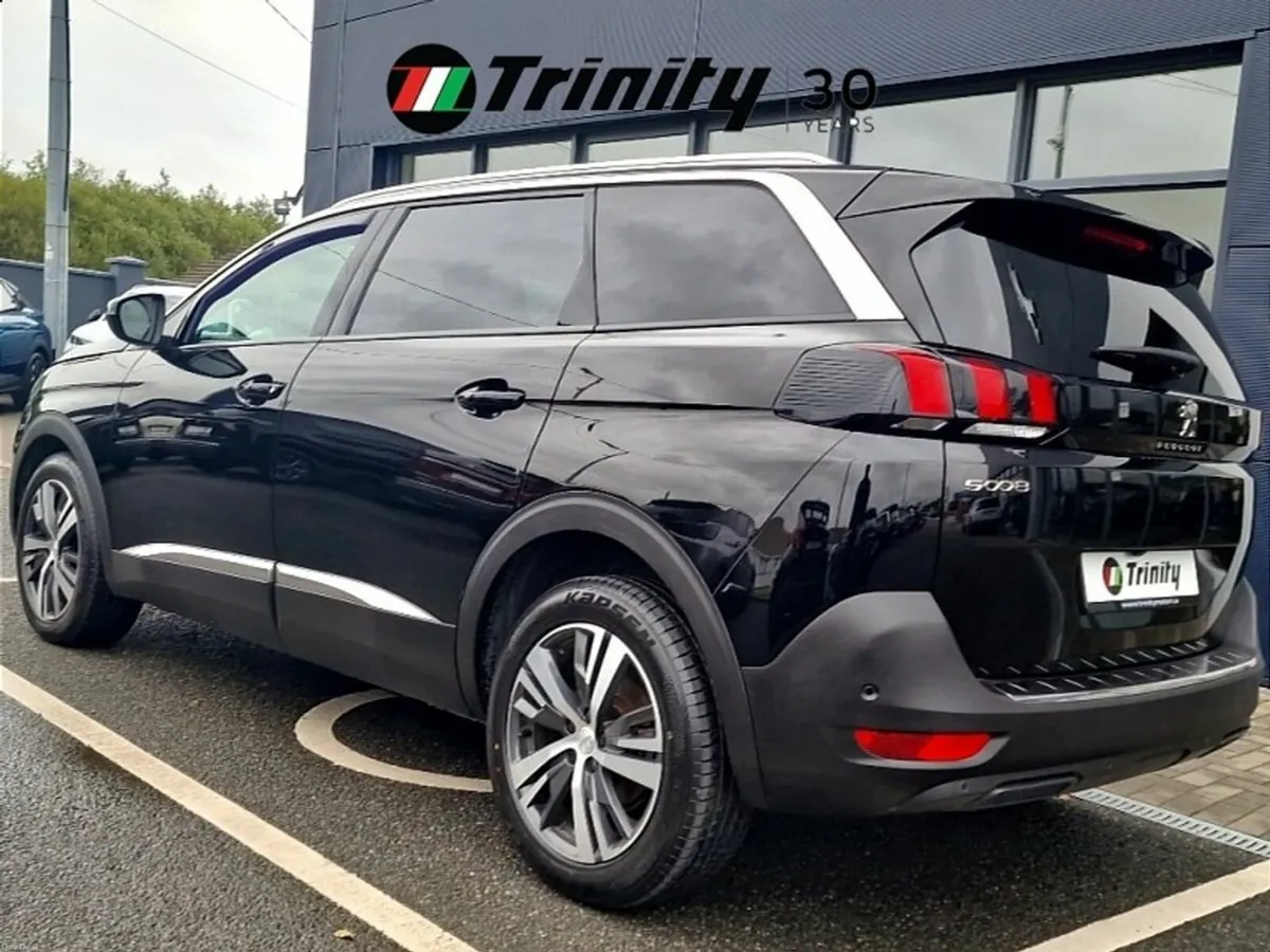 Peugeot 5008 ** 3 ISOFIX SEATS IN MIDDLE ROW ** ON - Image 3