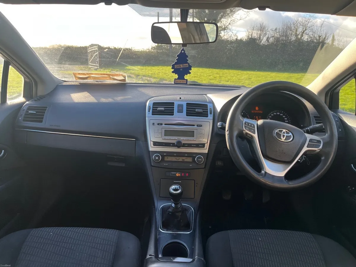 Toyota Avensis 2015 - Image 2