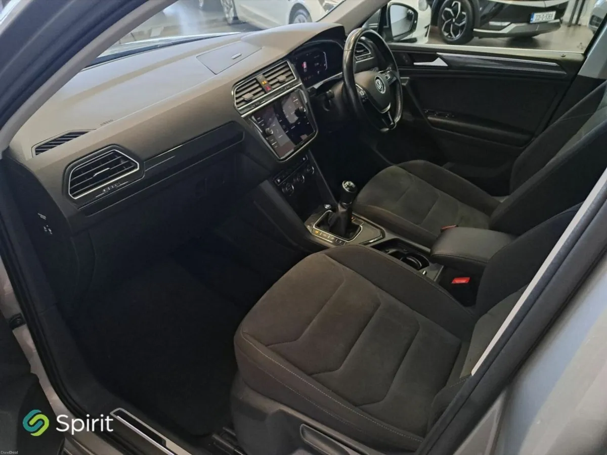 Volkswagen Tiguan 150HP R-Line*CALL Andrew 0862617 - Image 4