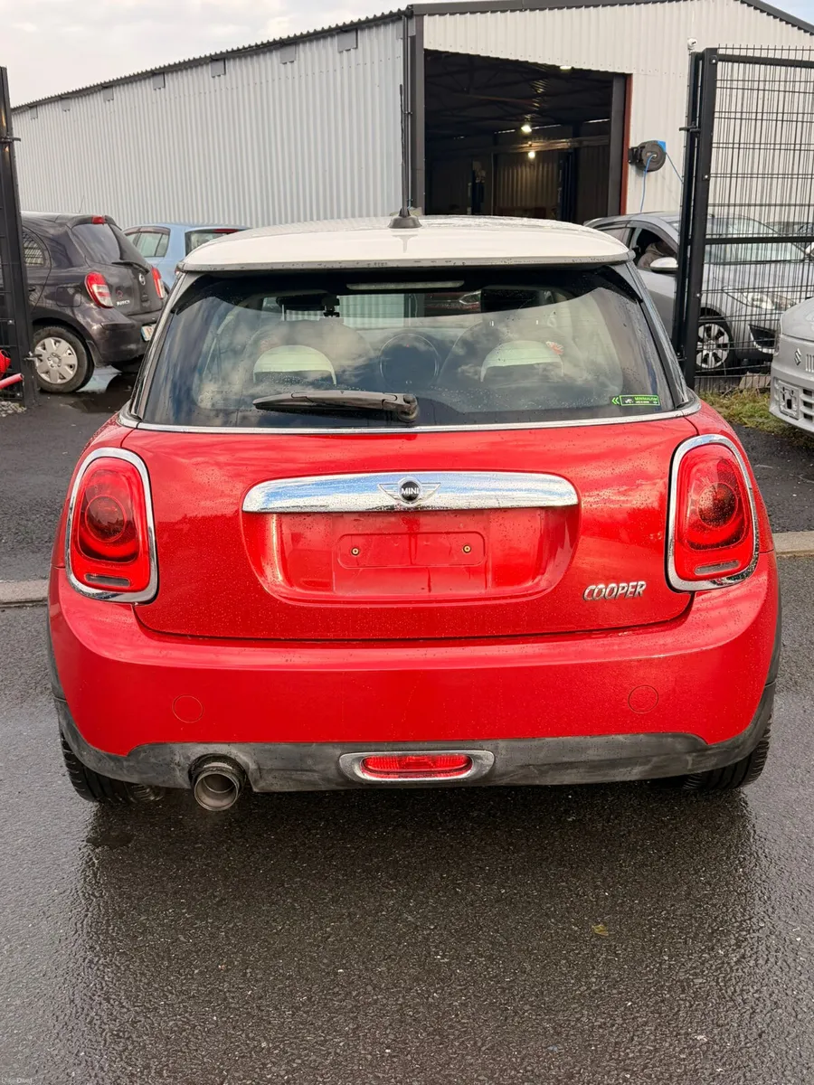 Mini cooper red 1.49 L 2014 - Image 6