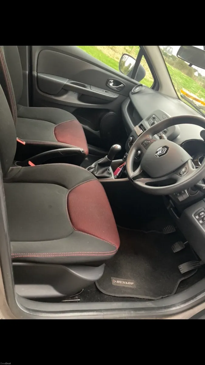 Renault Clio - Image 4