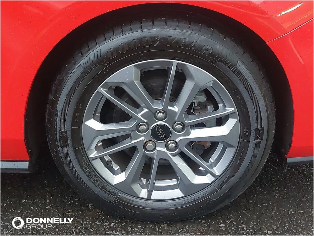 Ford Focus Diesel Hatchback Titanium - Image 6