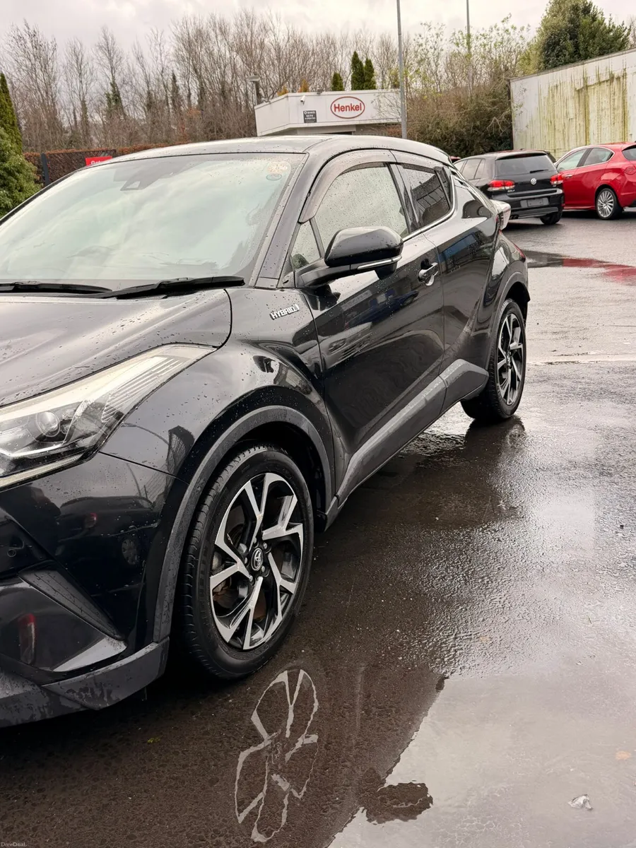 TOYOTA C-HR Hybrid 2017 - Image 3