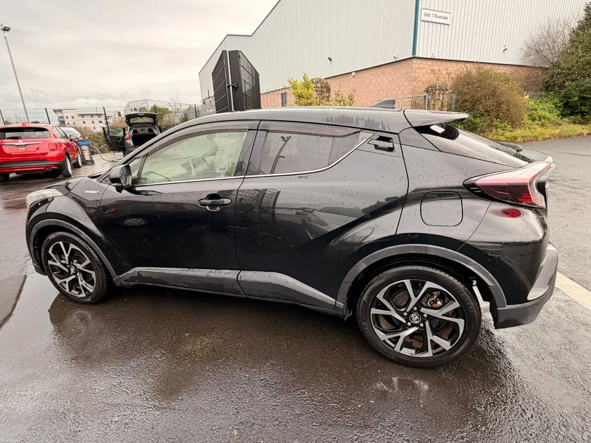 TOYOTA C-HR Hybrid 2017 - Image 5