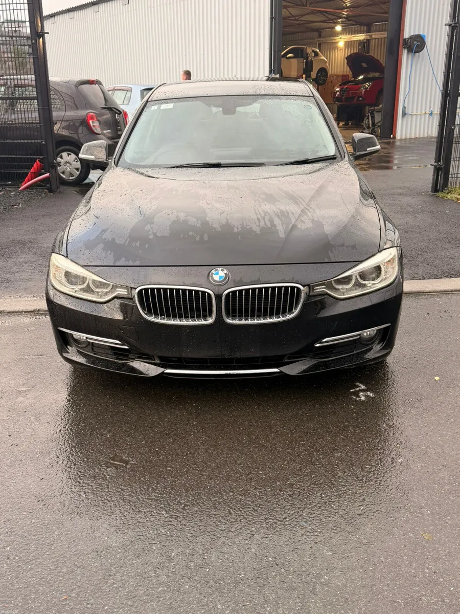BMW 320I 2012 BLACK - Image 1