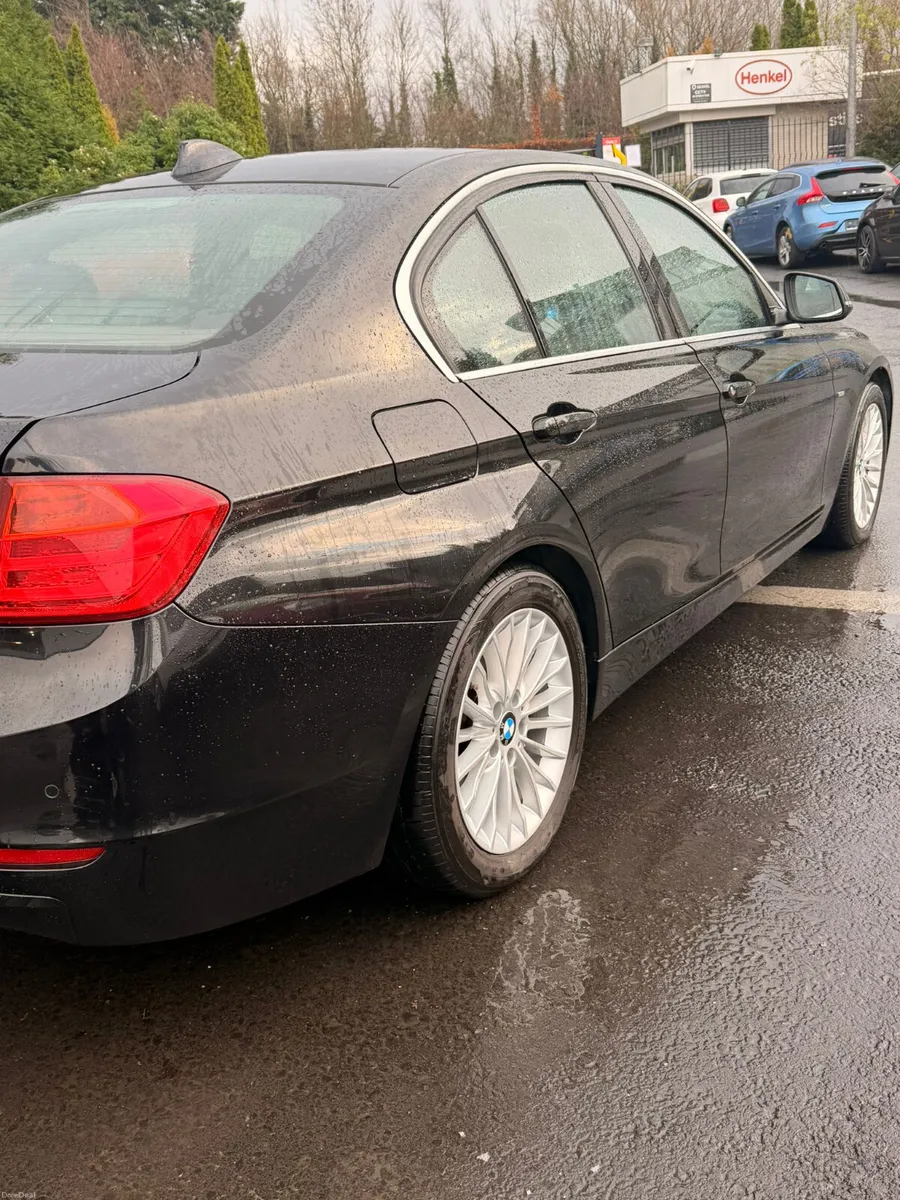 BMW 320I 2012 BLACK - Image 6