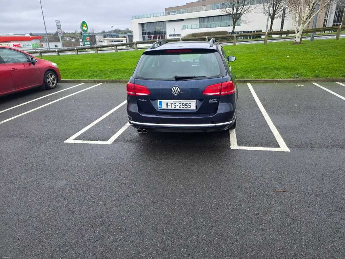 VW Passat 2.0 TDI, DSG Automatic NCT 11/26 Tax - Image 4