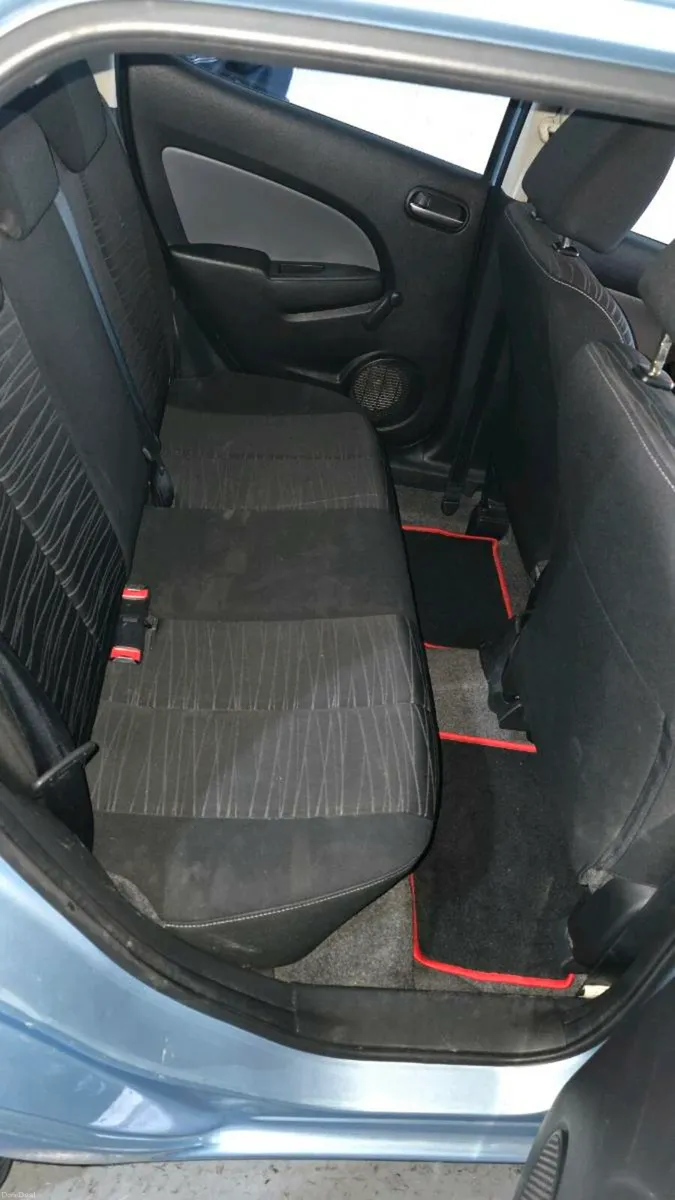 Mazda 2 2010 - Image 4