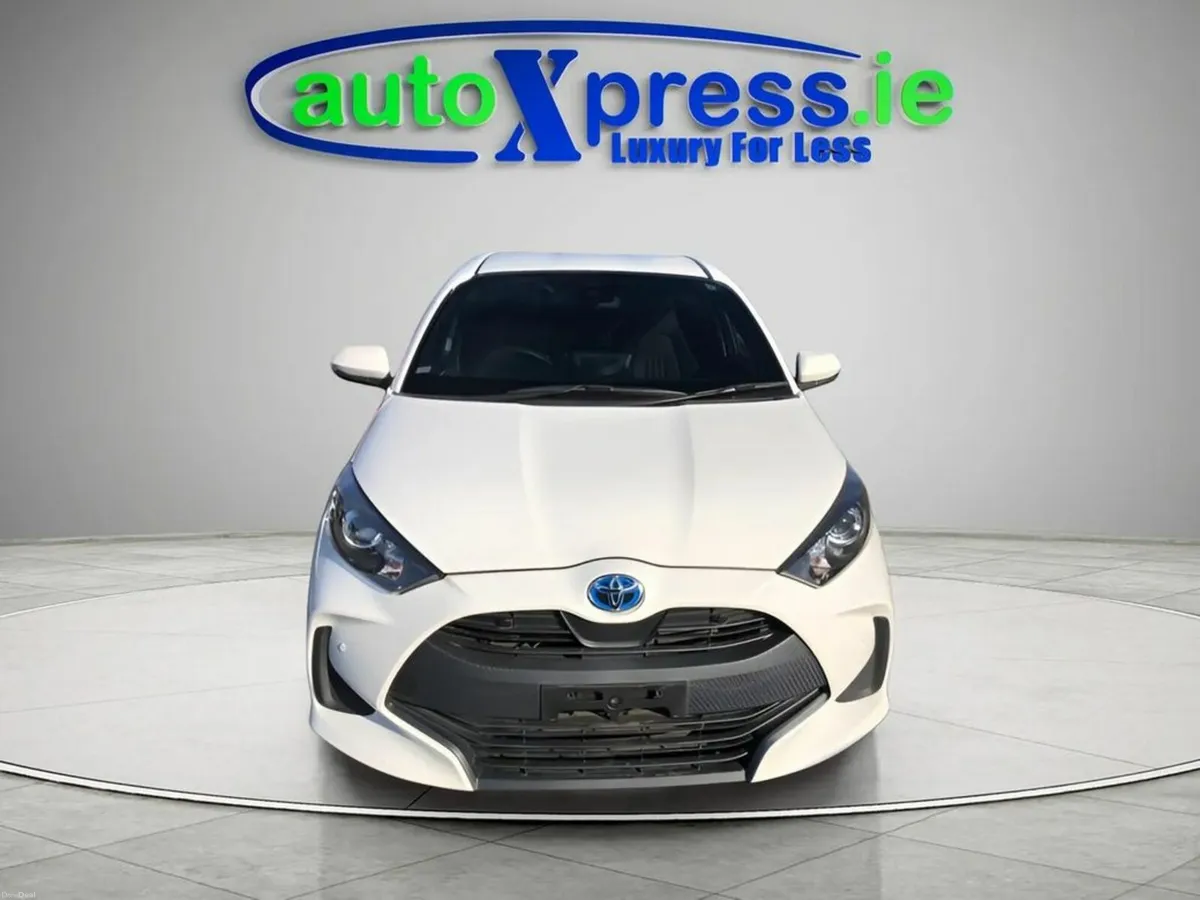 Toyota Yaris 1.5 Hybrid X Automatic, Low mileage - Image 3