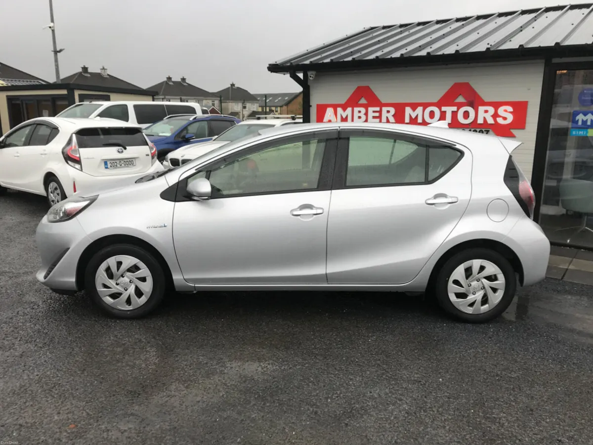 2020 TOYOTA AQUA AUTO - Image 4