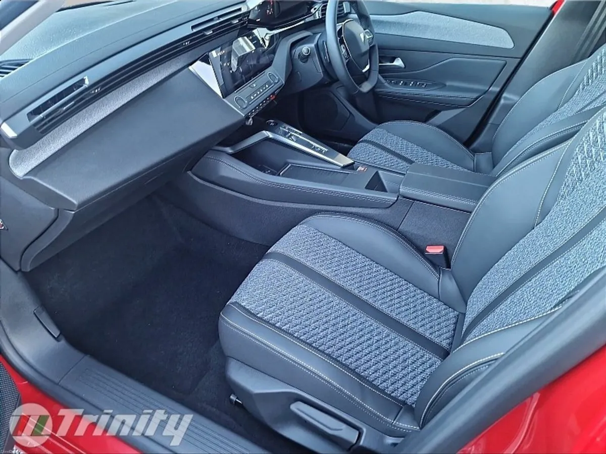 Peugeot 308 ** 1.2 MHEV 145BHP ** ALLURE ** TRINIT - Image 6