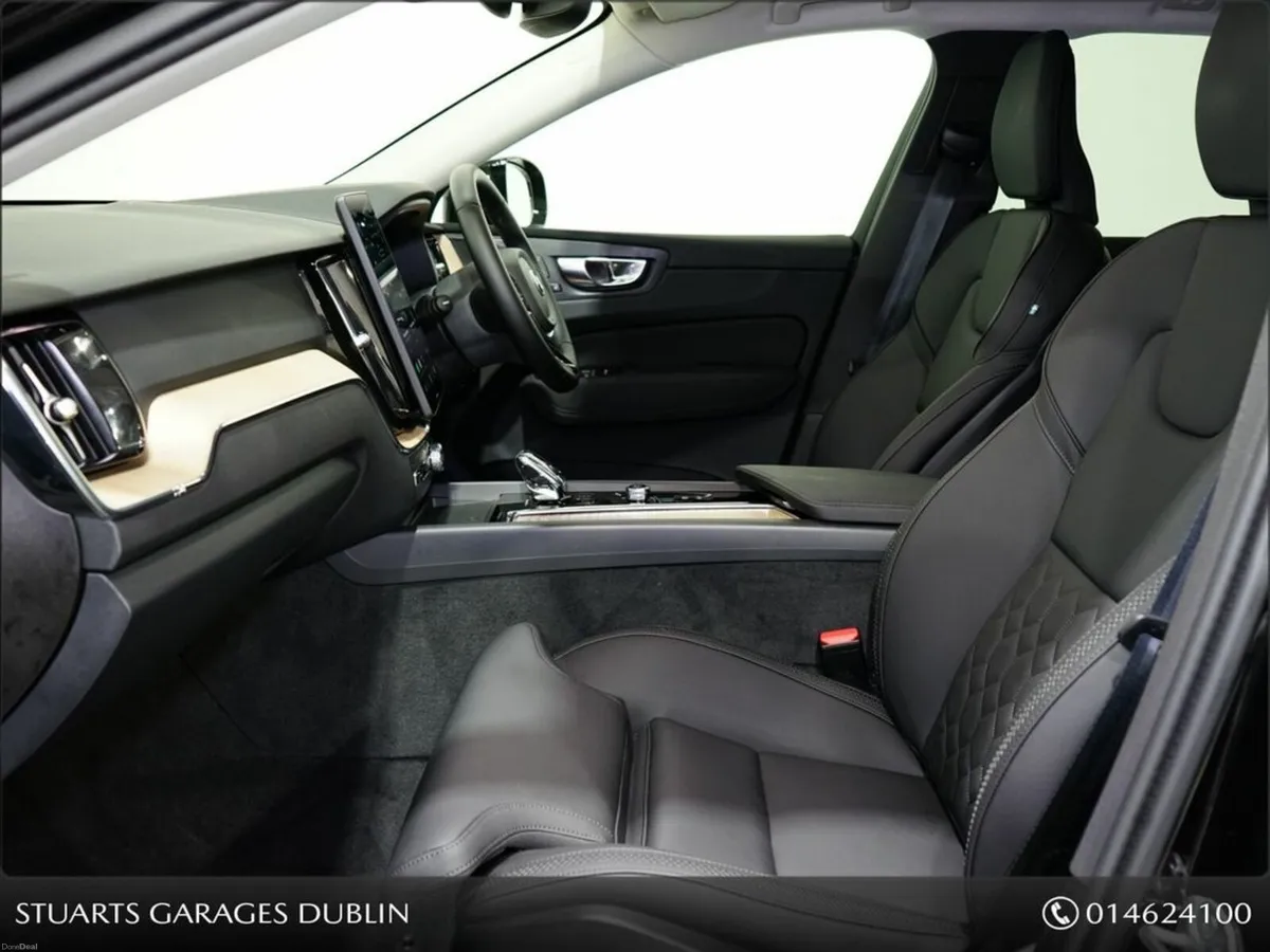 Volvo XC60 “FACELIFT” T6 XC60 PLUS DARK: ONYX BLAC - Image 3