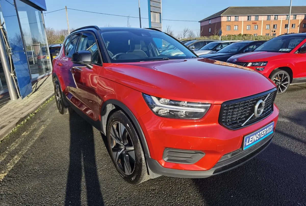VOLVO XC40 1.5 RECHARGE T5 R-DESIGN AUTOMATIC PHEV - Image 3